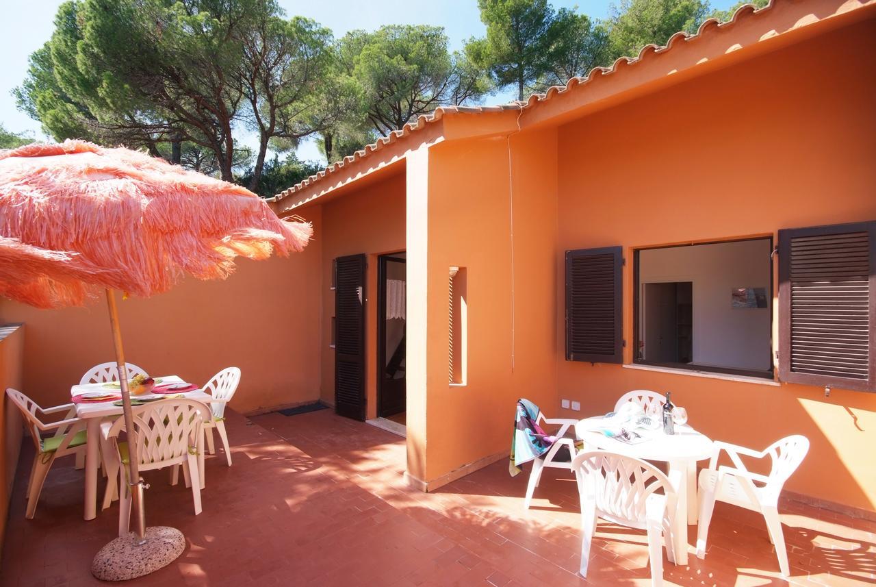 Residence Sud Est Porto Azzurro Bagian luar foto
