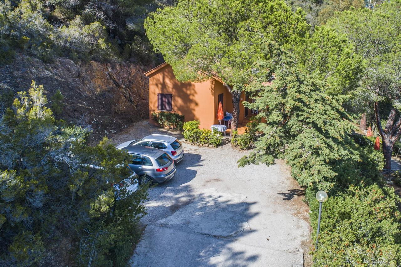 Residence Sud Est Porto Azzurro Bagian luar foto