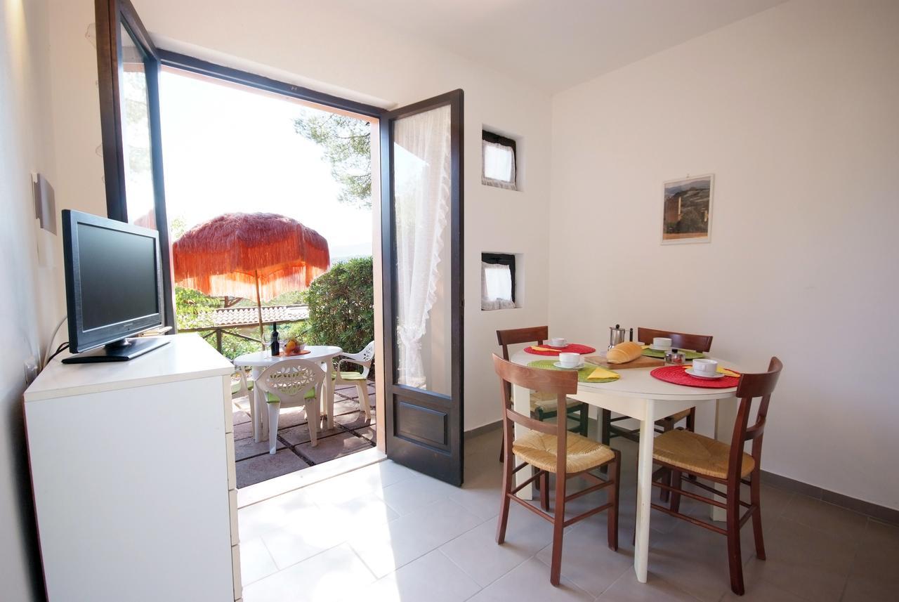 Residence Sud Est Porto Azzurro Bagian luar foto