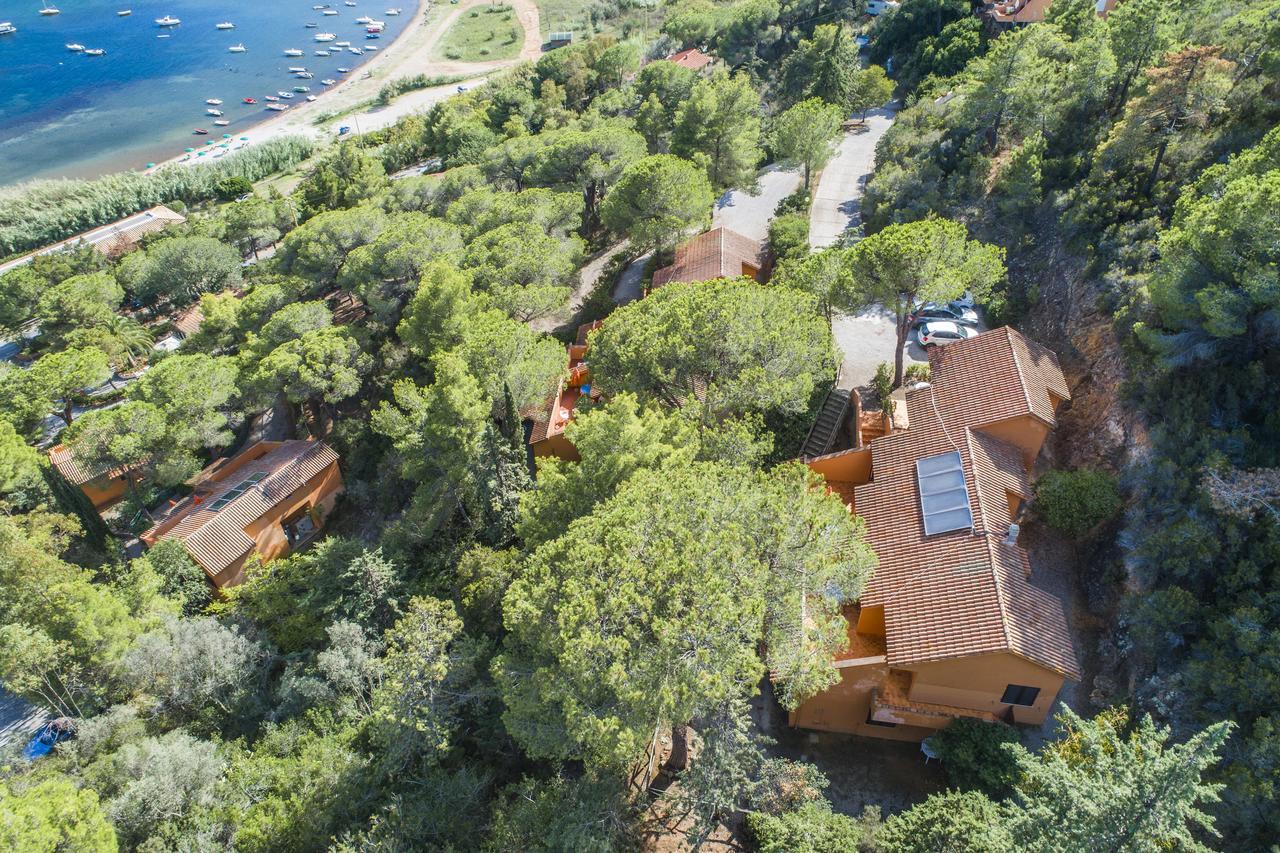 Residence Sud Est Porto Azzurro Bagian luar foto